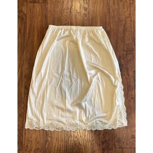 Greenco Maid Women’s Solid Ivory Elastic Waist Knee Length Lace Trim Slip Size L